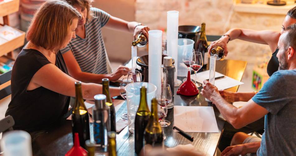 Blending workshop at the Ferme Saint-Martin domain@Jeff Habourdin Photographe