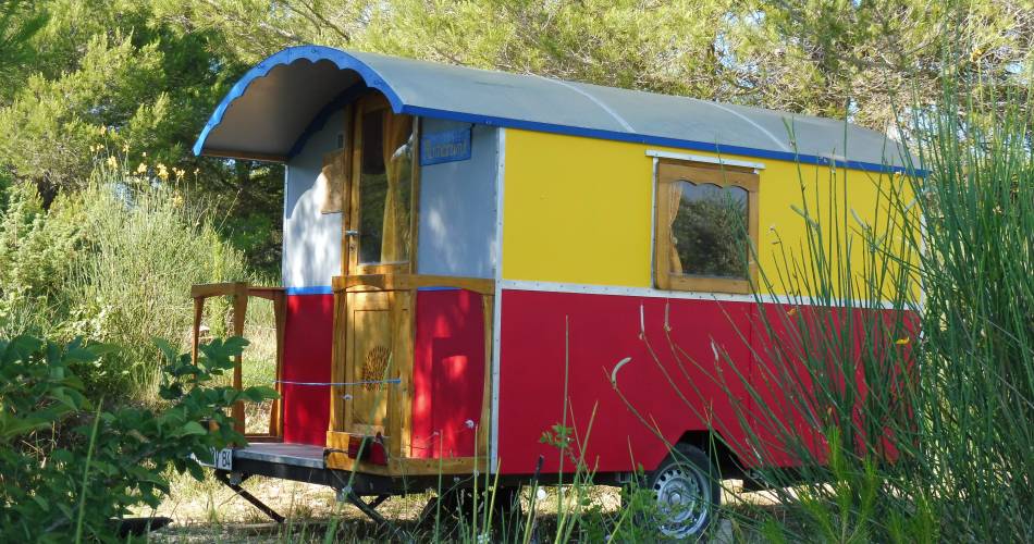 Geodetische koepel op camping À la Ferme Roumavagi@Netta Müller