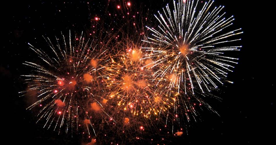 Spectacle son, lumières et feu d’artifice@Pixabay