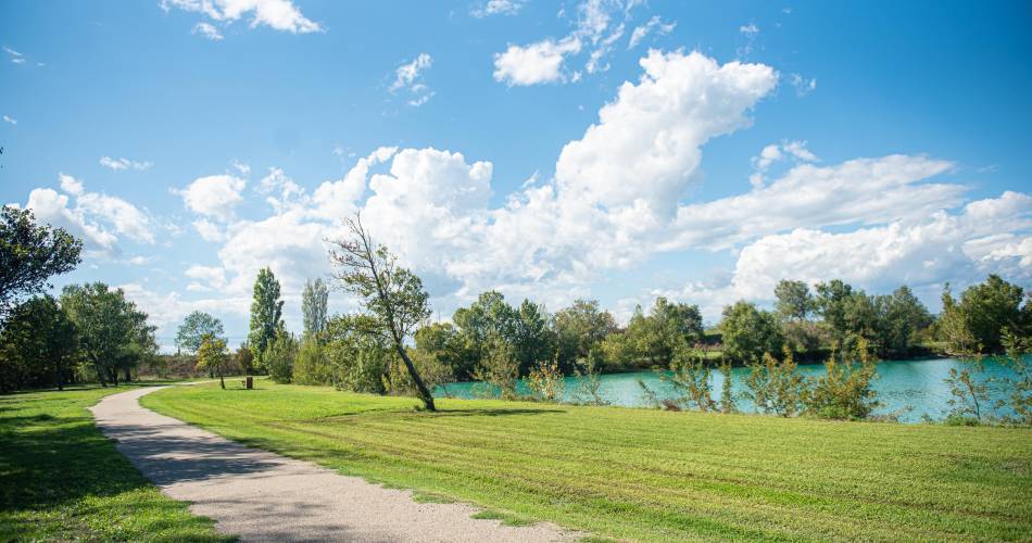 Plan d'eau Les Girardes@© Provence Côté Rhône