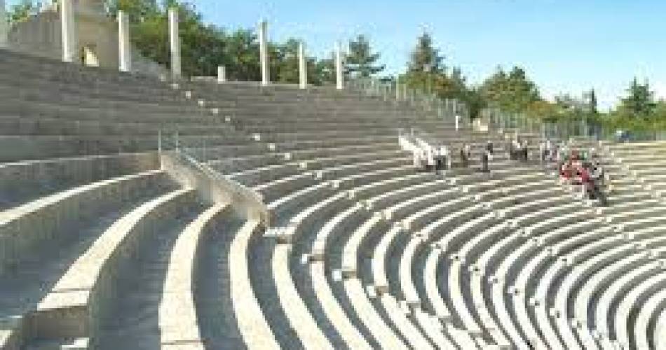 Summer guided tours of the ancient site of Puymin@mairie de Vaison