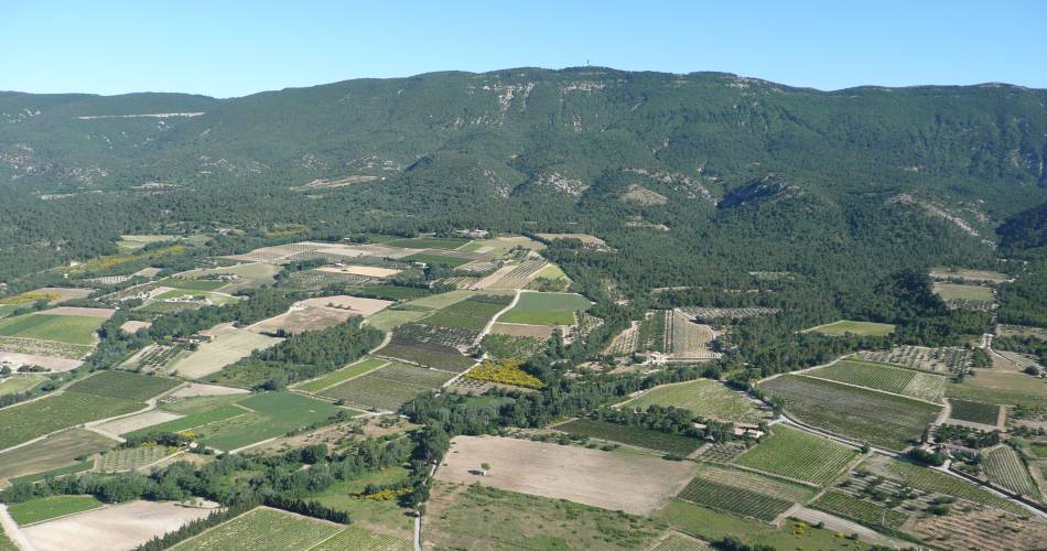 Itinéraire Gravel n°27 - Craux et crêtes du Petit Luberon@Eric Garnier