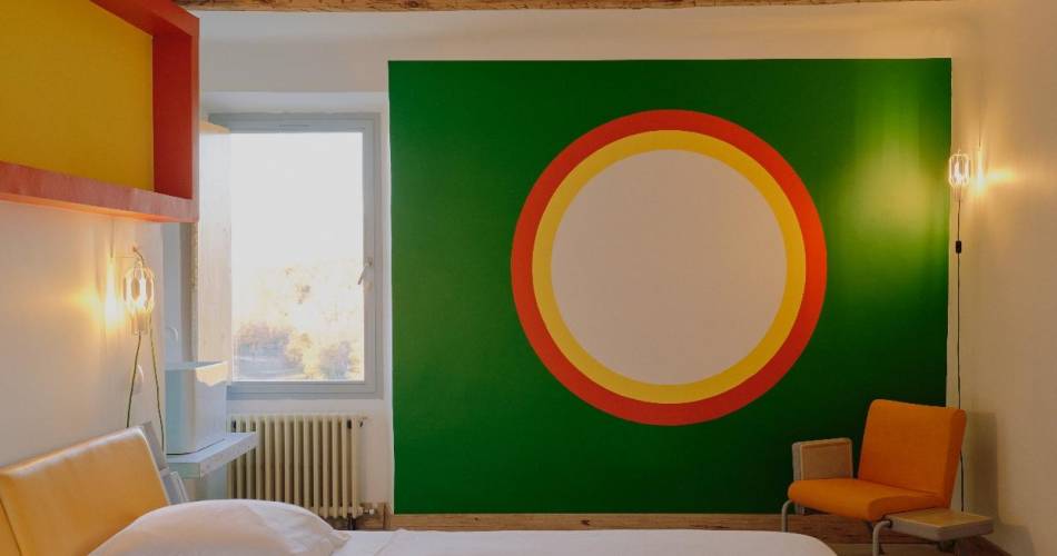 Domaine La ferme Hi Bride - Les chambres d'hôtes@Les chambres  Happy day, Digitale, Hibou, History, Hiatus, Hielo, Hikebana, Himmortelle à la Ferme Hi Bride_Villelaure