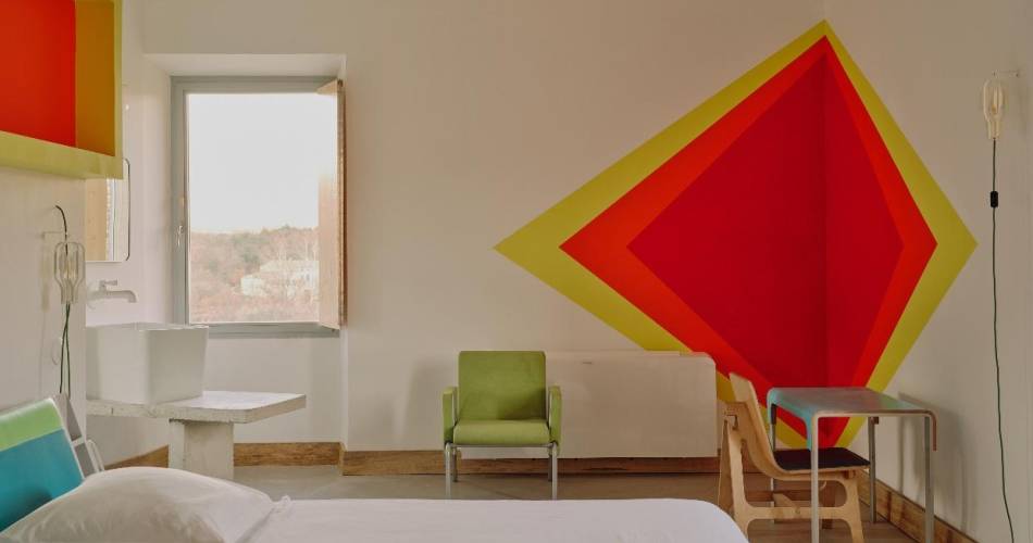 Domaine La ferme Hi Bride - Les chambres d'hôtes@Les chambres  Happy day, Digitale, Hibou, History, Hiatus, Hielo, Hikebana, Himmortelle à la Ferme Hi Bride_Villelaure