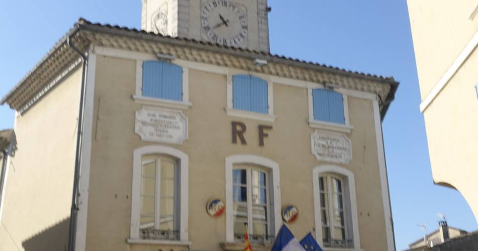 Mairie de Caderousse@Office de Tourisme d'Orange Châteauneuf-du-Pape