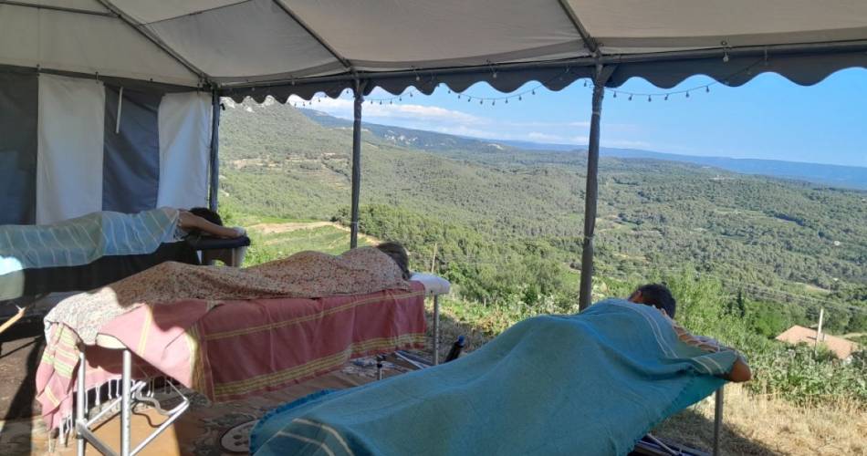 Massages in the vineyards - Domaine La Ferme Saint-Martin@Sylvie GRAC