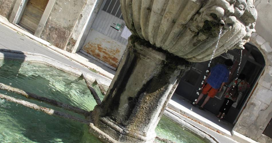 Fontaine Reboul@Porte du Ventoux Tourisme