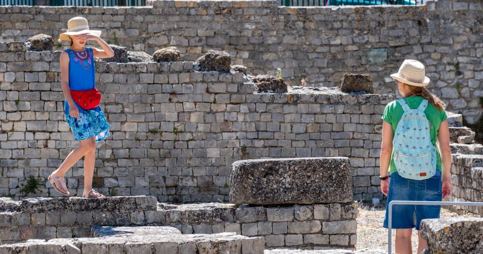 Guided tours of the ancient site of Puymin in September@Office de Tourisme Vaison Ventoux Provence