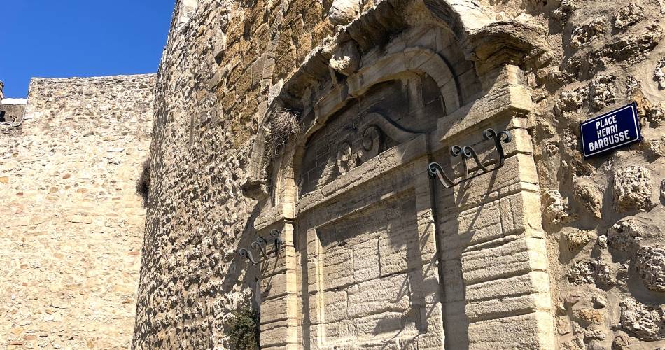 La Fontaine de la Porte d'Avignon@Porte du Ventoux Tourisme