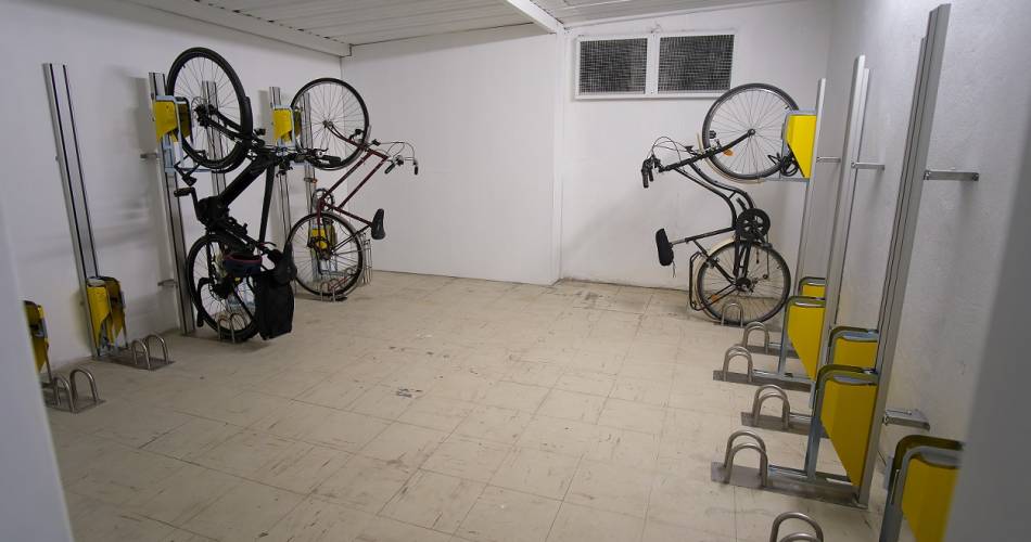 Carpark at the Palace of the Popes - bicycle parking@©Olivier Tresson / Avignon Tourisme