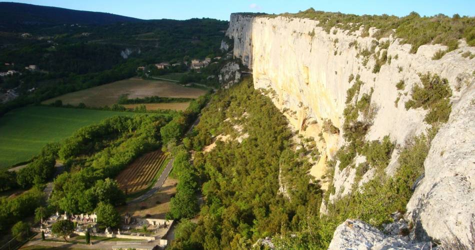 Cliff of the Madeleine@©Eric Garnier - PNR Luberon