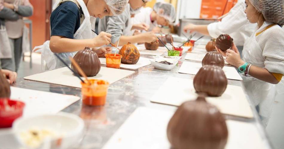 Ateliers Moulage pour les Enfants à la Chocolaterie Castelain@©Castelain