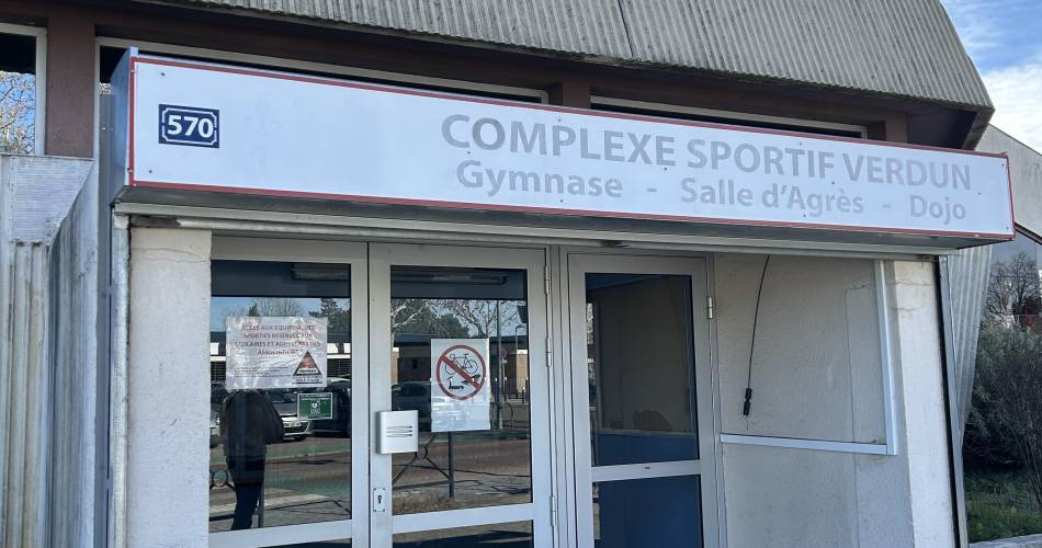 Halle multisports Complexe sportif Verdun est@Office de tourisme de pertuis