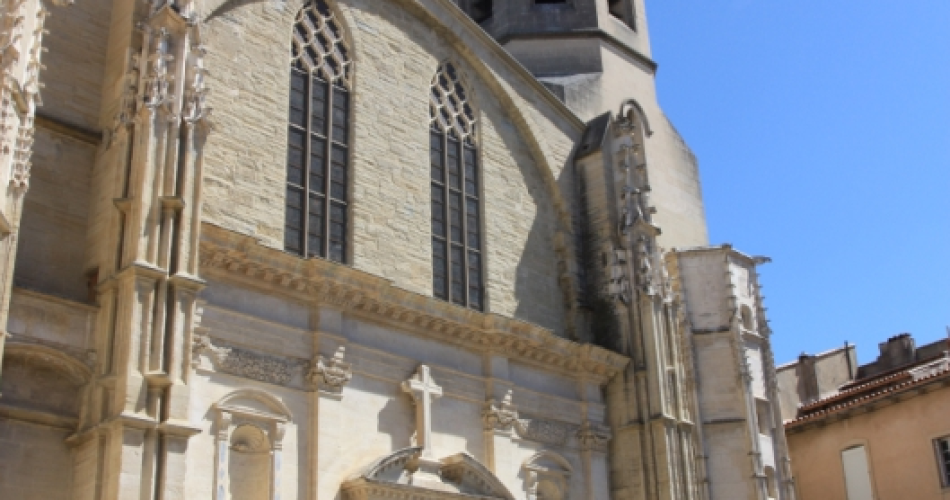 Carpentras, visite guidée la cathédrale St Siffrein et son quartier@Droits gérés carpentras-cathedrale-stsiffrein-adt84