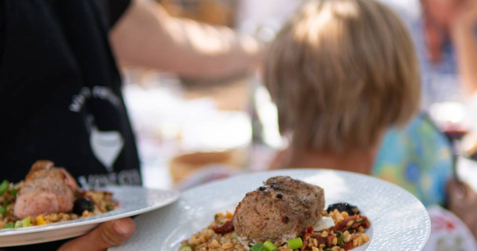 Les banquets du Géant de l’AOC Ventoux@Lolie Martinez - Isle sur la Sorgue Tourisme