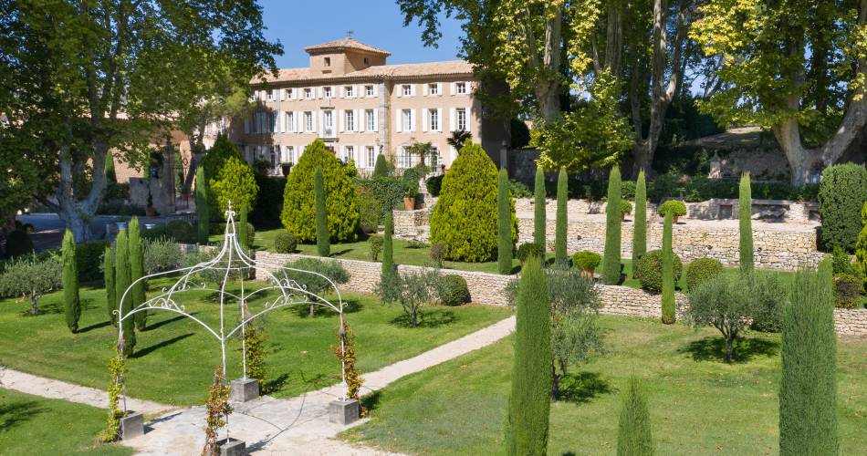 Demi-journée de découverte des châteaux de Gigognan et Pesquié@château Pesquié