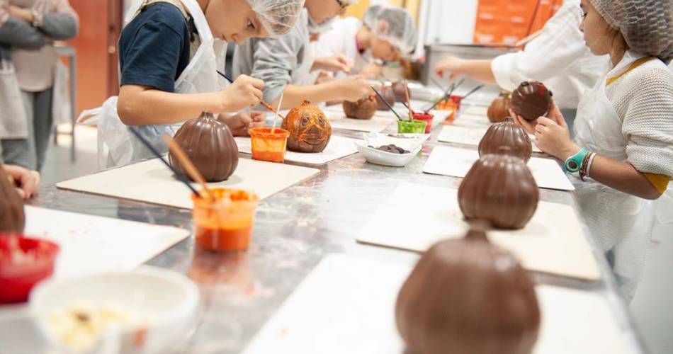 Atelier décoration pour les enfants à la Chocolaterie Castelain@©Castelain