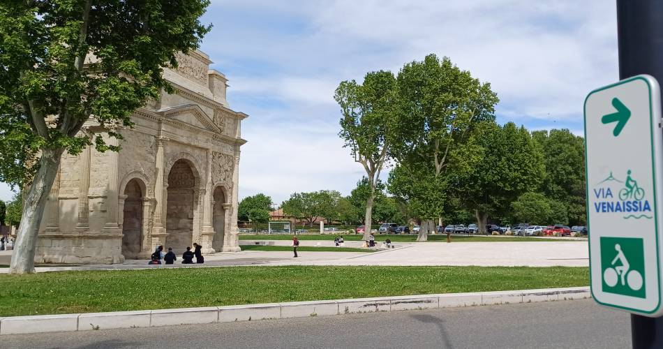 V 861 - Véloroute de la VIA VENAISSIA@POP TOURISME EN PROVENCE