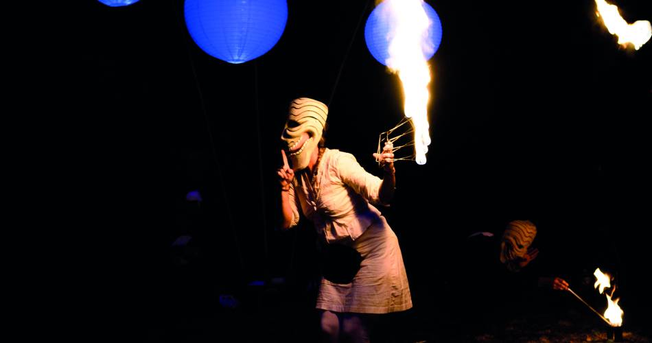 Spectacle de feu « Roulmaboule » - Poésie flambée@© Les Échalas