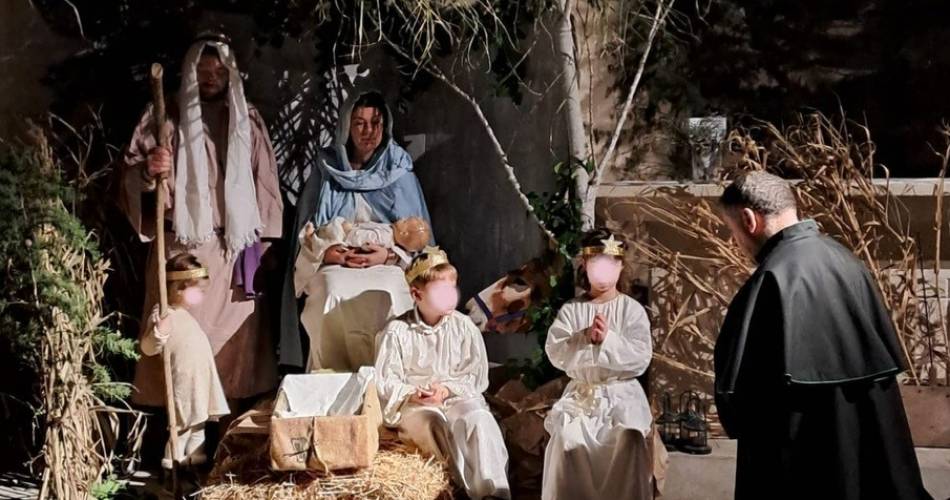 Crèche vivante et messe de minuit@Mairie de Châteauneuf de Gadagne