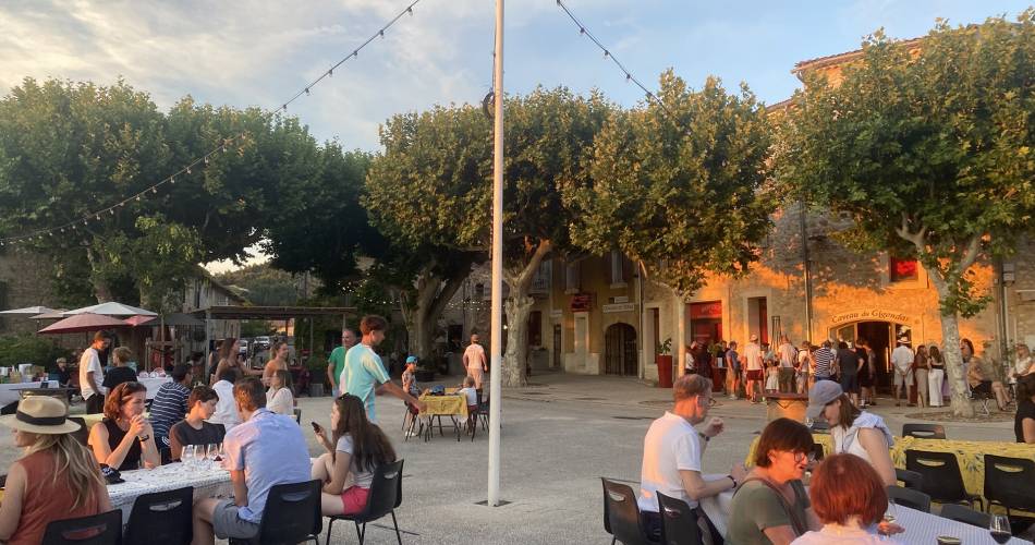 Les Nocturnes de Gigondas : Marché d'artisanat@OT Gigondas