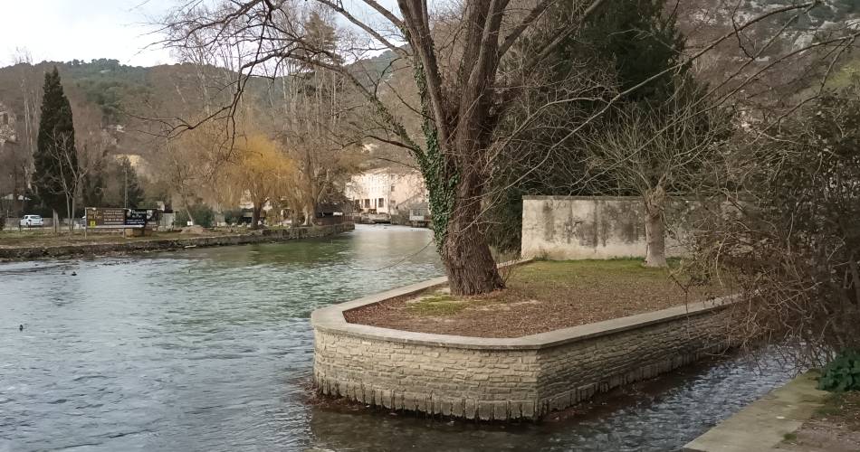 Provence et Tourisme en E Bike@Denis Courtial