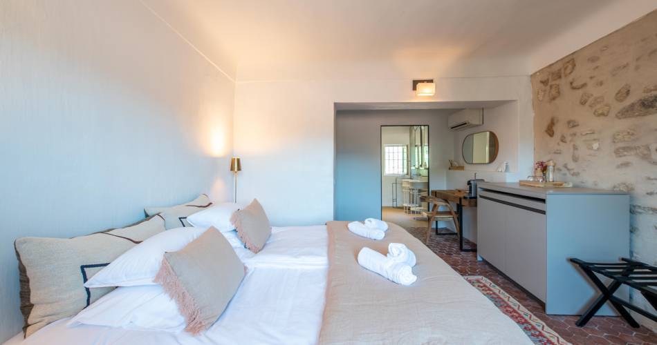 Gîte Borie - Au Ralenti du Lierre@M Higgins