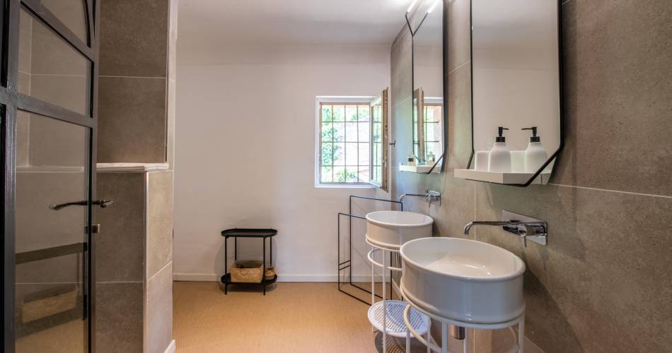 Gîte Borie - Au Ralenti du Lierre@M Higgins