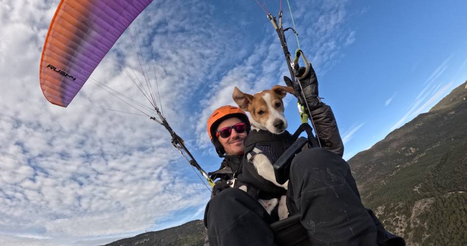 Randonnée et vol en parapente@Randonnée et vol en parapente_Cabrières-d'Aigues