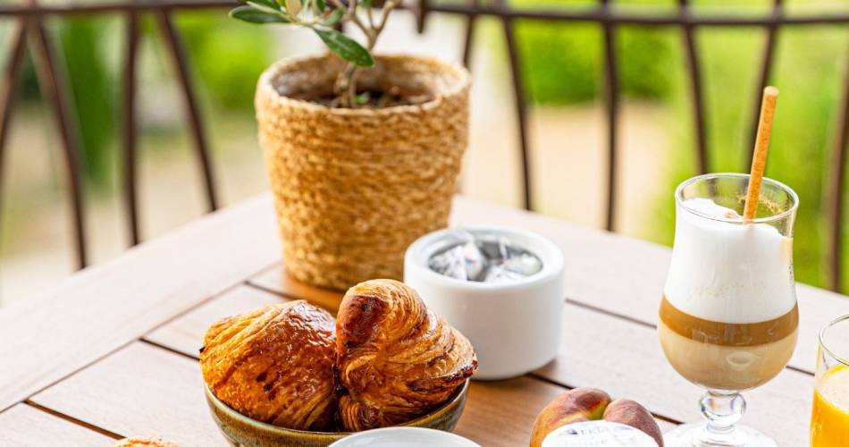 Le Mas des Herbes Blanches@© Marine Nedjam Lemaire x Pars Agère