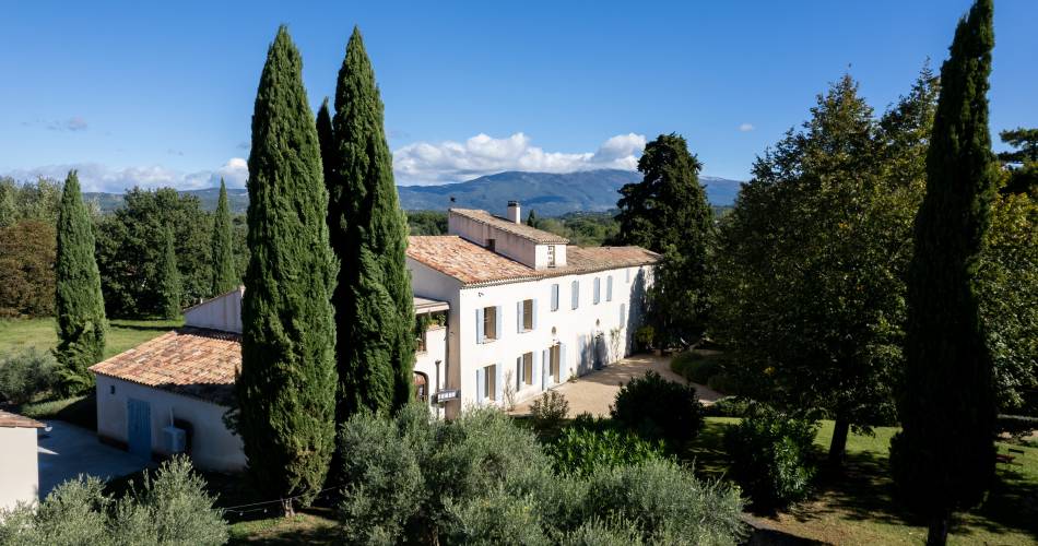 A day between Ventoux and Dentelles de Montmirail in the heart of our vineyards, lunch included@Château La Croix des Pins