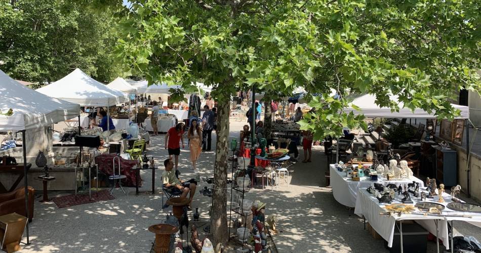 Marché des créateurs@Mairie de Lourmarin