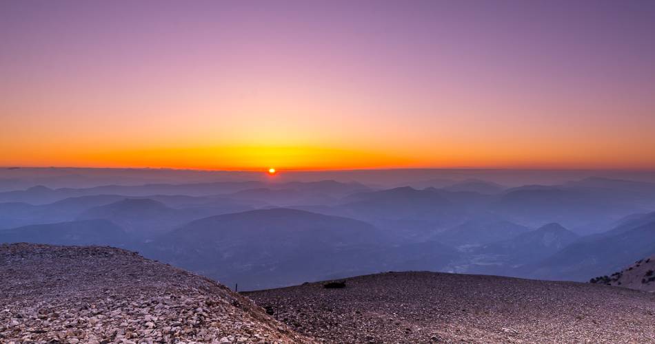 Ascension du Mont Ventoux de nuit pour observer le lever de soleil intégral depuis Sainte Colombe@L. Pamato