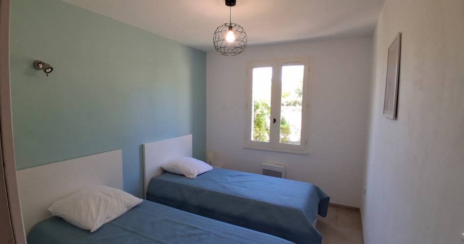 Les espélugues du partage des eaux@CAREDDU Robert