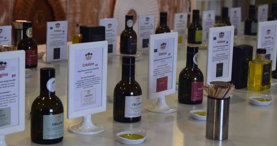 Entre bastide et château, balade au pays de l’huile d’olive à La Bastide du Laval à Cadenet@©Bastide du Laval