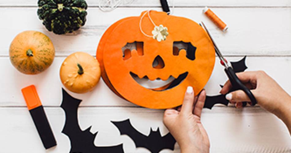 Atelier -Cré - d'Halloween@Service communication