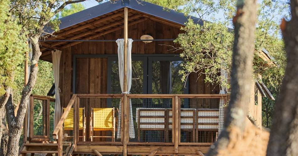 Domaine La Ferme Hi Bride - Les Ecolodges@Les Ecolodges Thym, Cyste, Cade  de la Ferme Hi Bride_Villelaure