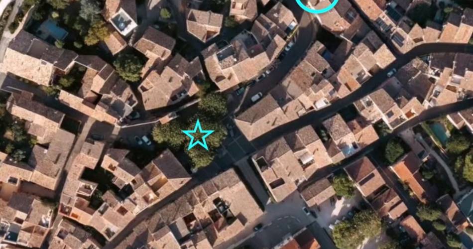 La maison près de la fontaine@La maison près de la fontaine