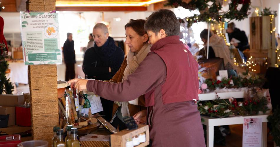Marché de Noël à la Castelette à La Tour d'Aigues@Jeanne Pascal Photographe