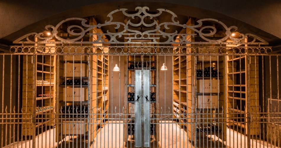 Guided Tour and Wine Tasting at La Cavale in Cucuron@Visite guidée et dégustation à La Cavale à Cucuron_Cucuron