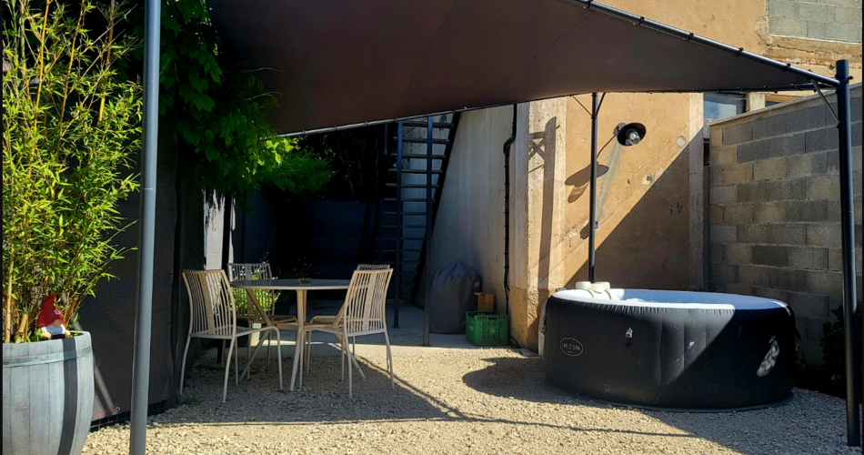 Nature & détente jacuzzi au pied du Mont Ventoux@Nature &détente