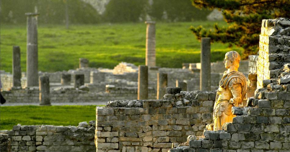 Guided tours of the ancient site of La Villasse - Les vacances du patrimoine@P.Abel