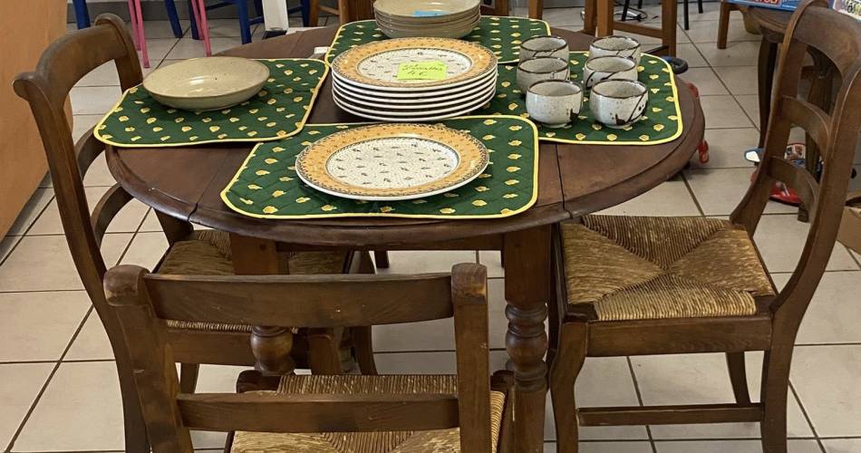 Brocante Vend'Loc Tout@© Nina Achard