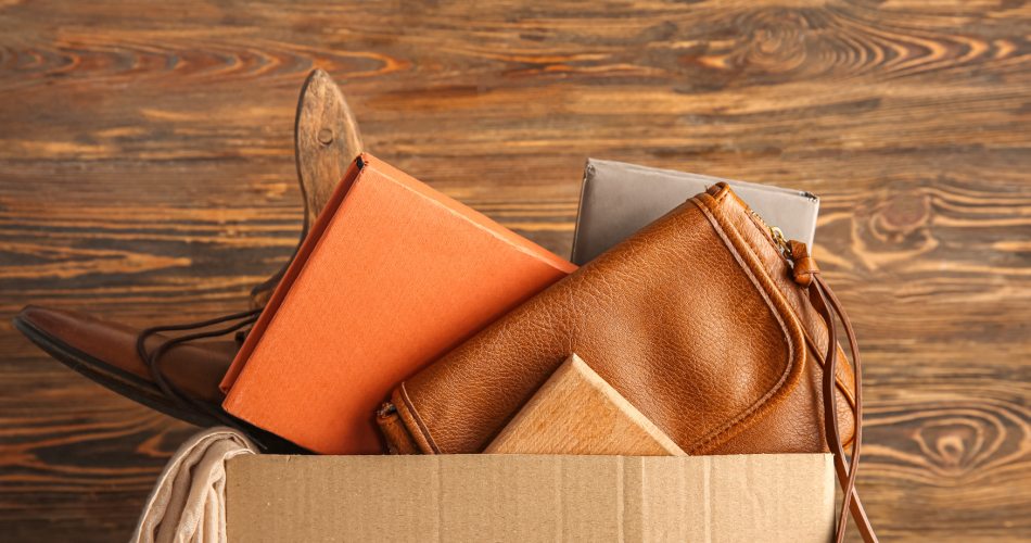 Vide-Grenier des Valayans / 2ème samedi du mois@Banque d'images Canva