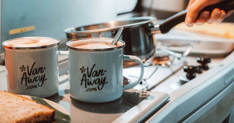 VAN-AWAY PROVENCE@Van-away