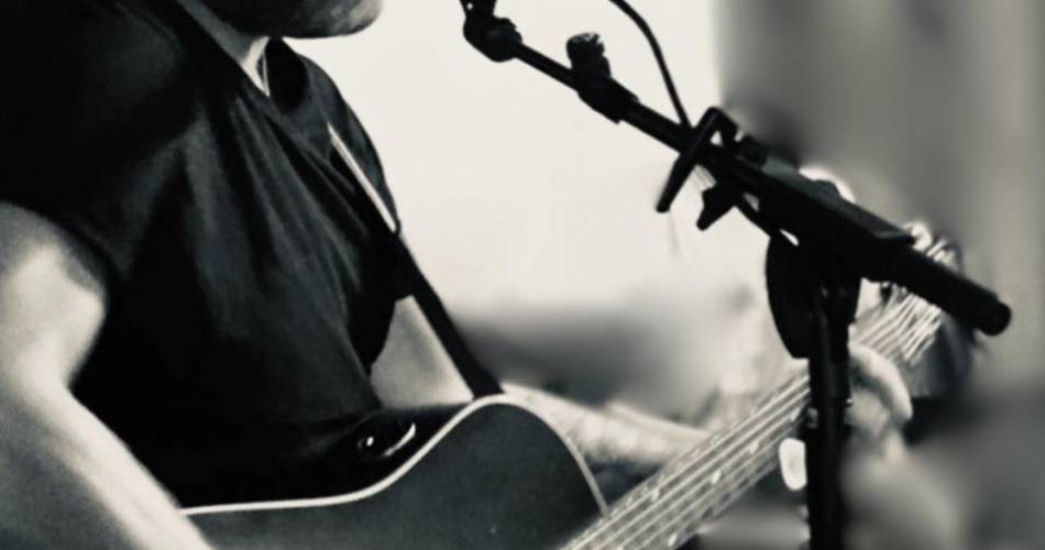 Dîner concert au Chat Blanc - Manu Acoustic Duo (pop / rock) / Foodtruck Les Fines Herbes@Manuel Daubeze