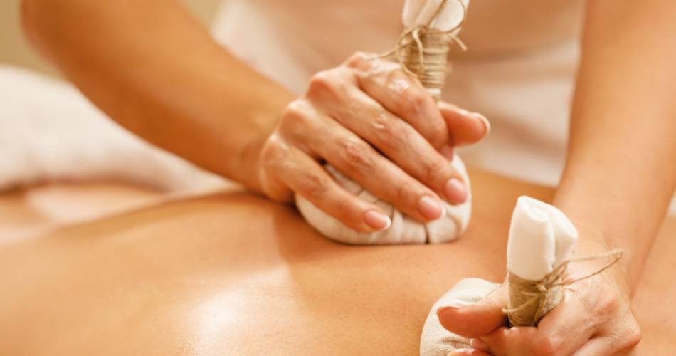 Massage Yoga Ayurveda en Luberon@Oriane brun