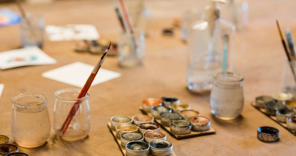 From ochre to paint workshop@ôkhra - Didier Amadori