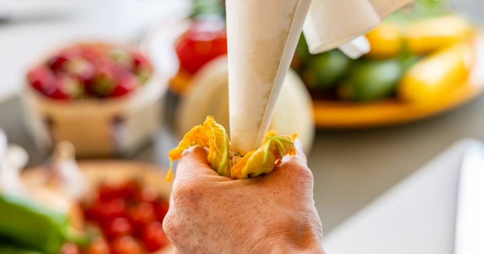 Atelier cuisine provençale  "Sur les pas de l'écrivain Jean Giono"  avec la cheffe Héloïse Giraud@Flore Giraud