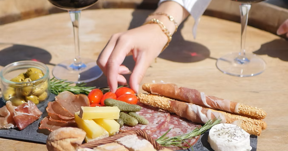 Terre de Ghaya : Randonnée accompagnée en Quad, découverte du vignoble et dégustation au milieu des vignes avec dégustation de vins avec petite planche charcuterie fromage@Terre de Ghaya